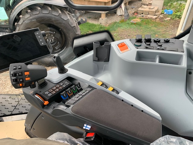 Used Valtra T235 Direct Tractor for sale